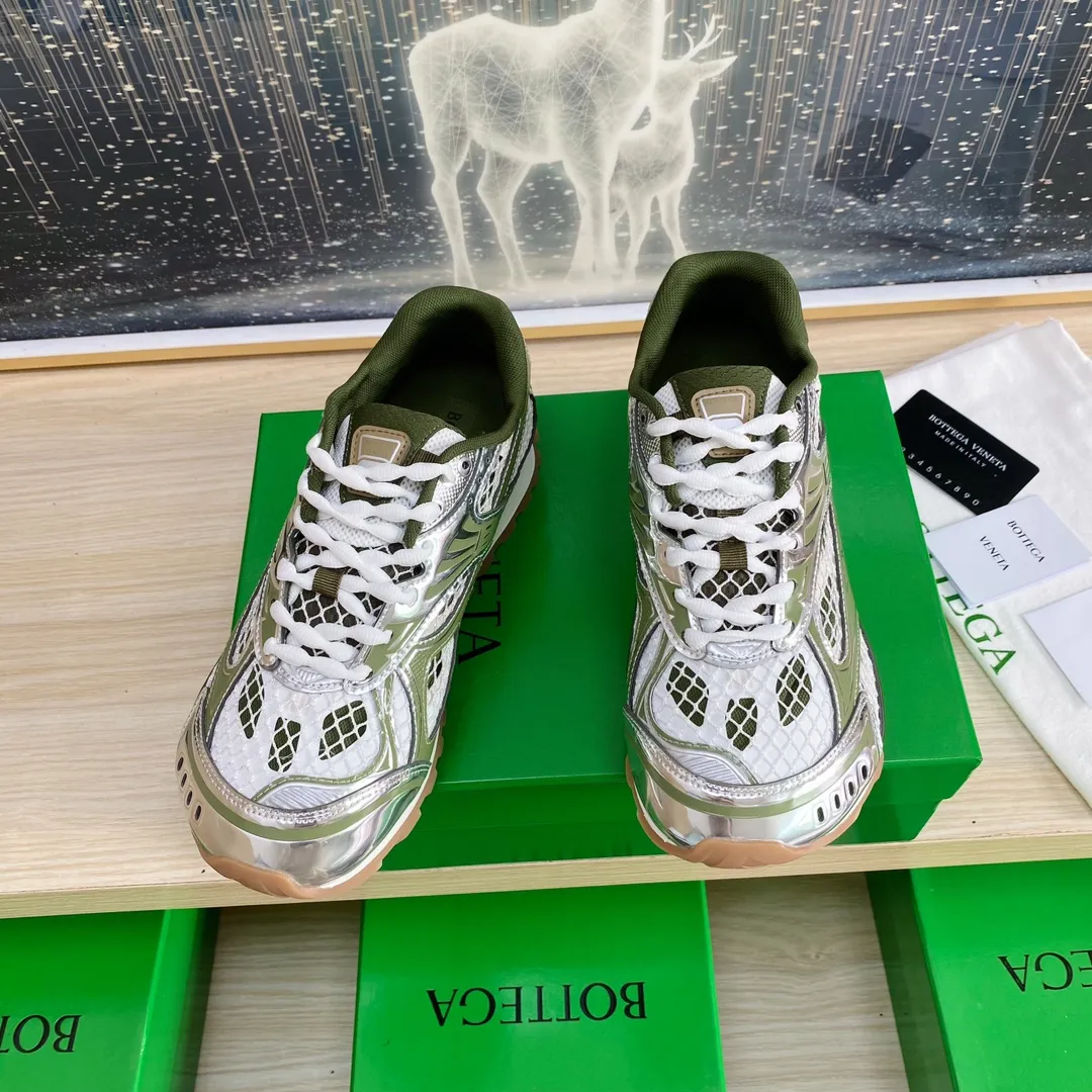 p620🐮🐮High-end version, the original 1:1 couple style new model is on the shelves🔥BV Orbit sneakers Wang Yibo's same style couple's Dad Runner sneakers, made of lightweight technical mesh fabric. Features a geometric patterned rubber outsole. The outsole is made of color-blocked TPU outsole. Size: women’s shoes 35-40, men’s shoes 39-45.
